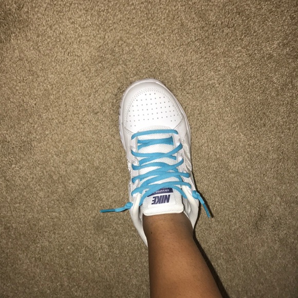 Nike tennis shoes - Picture 6 of 6